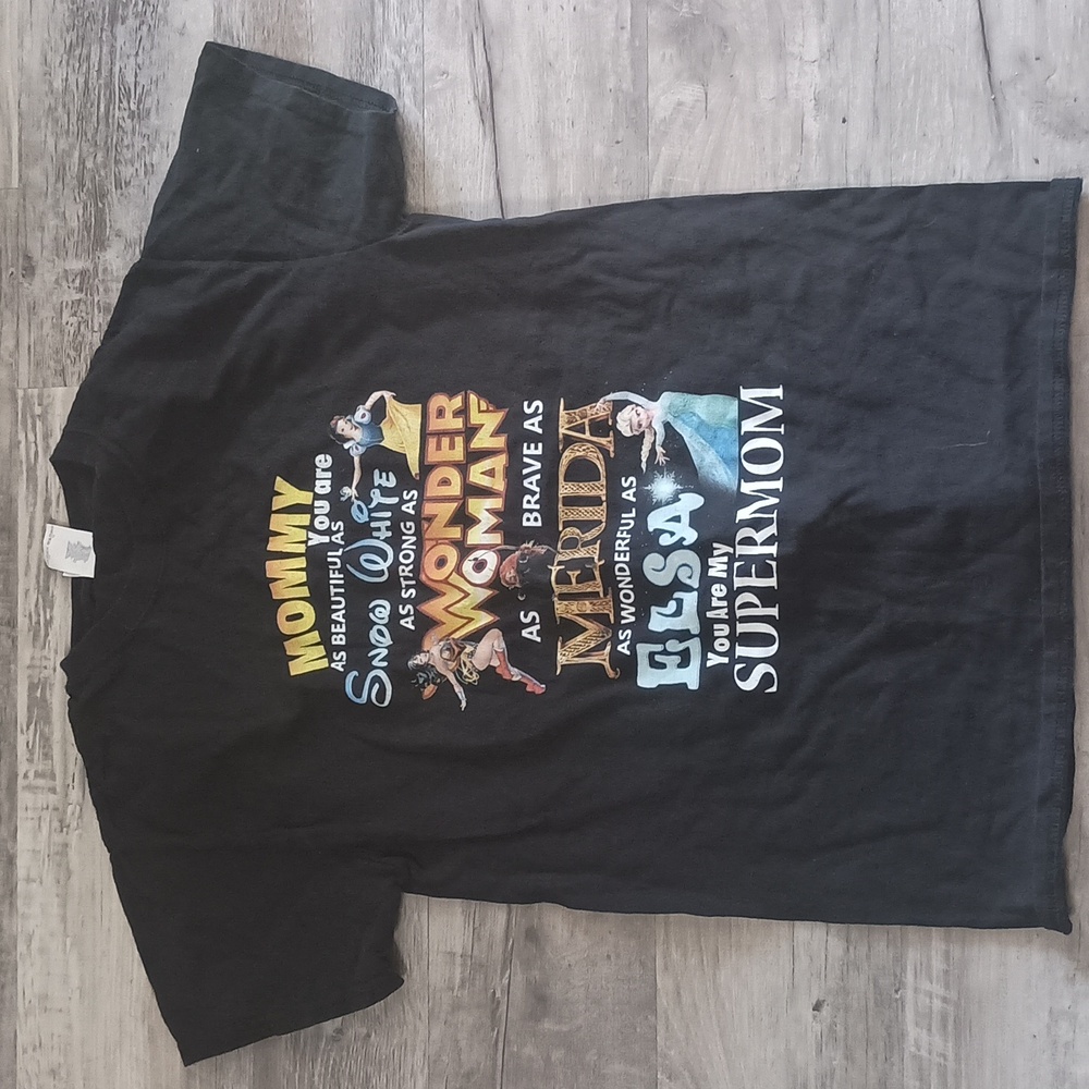 ⭐DISNEY⭐ MOM SHIRT